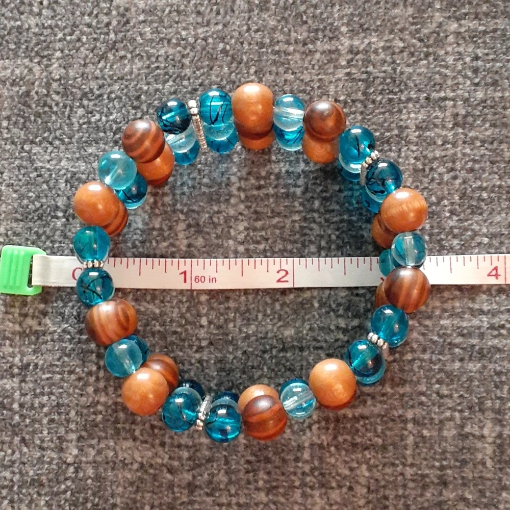 NWOT Triple Strand Beaded Bracelet Y111